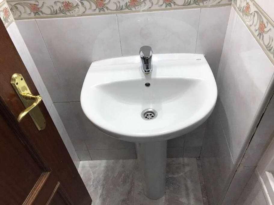 Agradable Apartamento En Zona Malasana Madrid Apartment Exterior foto